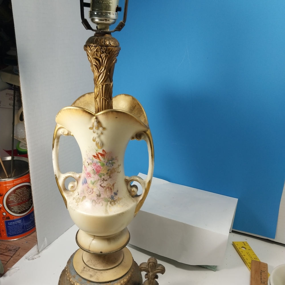 Vintage Victorian Lamp